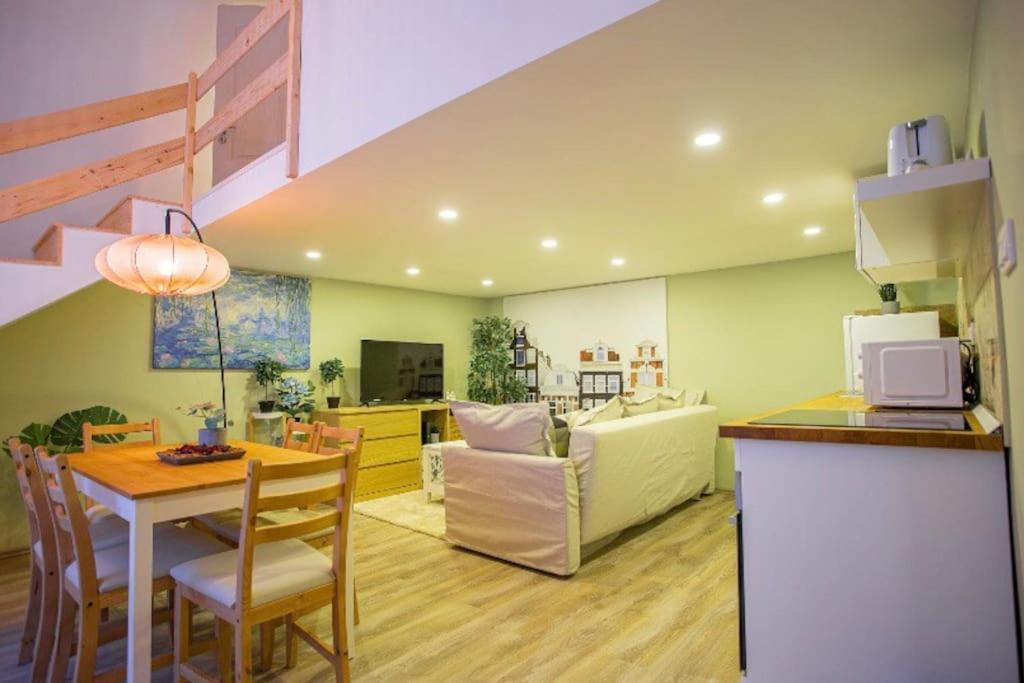 Cosy 2 Bedroom Flat In Akacfa St., Sol 부다페스트 외부 사진